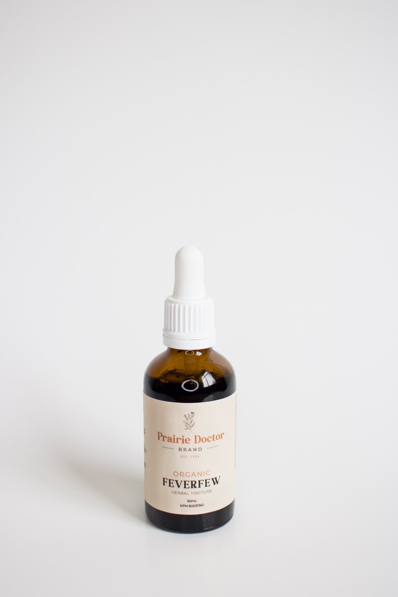 Our organic Feverfew herbal tincture has been crafted using organic, sustainably sourced Feverfew herb. Feverfew is known for its ability to help relieve headaches.